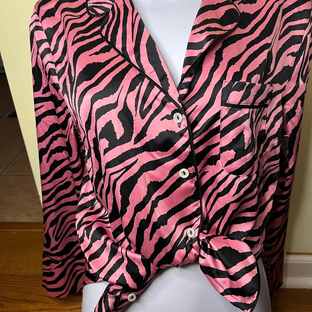 Victoria’s Secret women pajamas top. Size Xs - Picture 9 of 12